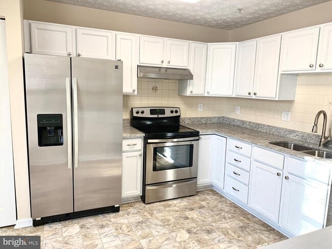 Photo - 2450 Apple Blossom Ln Unit 301