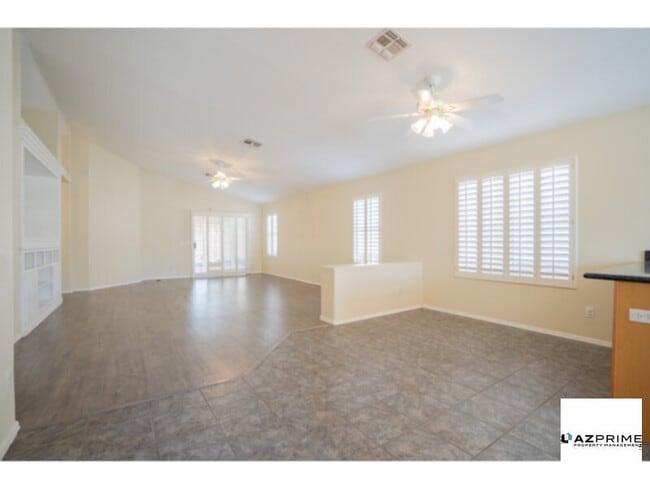 Photo - Stylish 3/2 Glendale House - Vaulted Ceili...