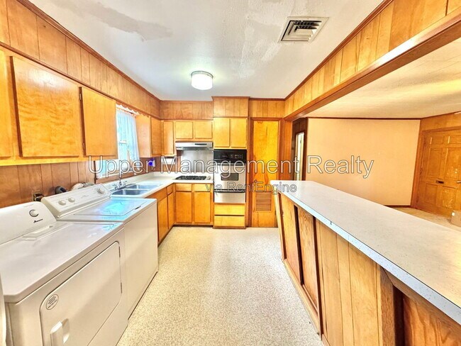Photo - 638 Huntlee Dr