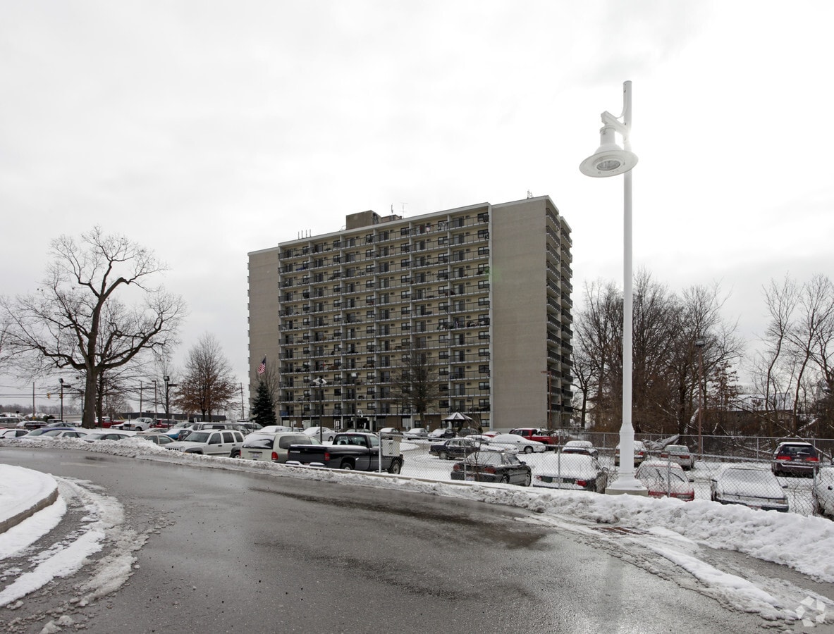 Photo - Alpeter Apartments