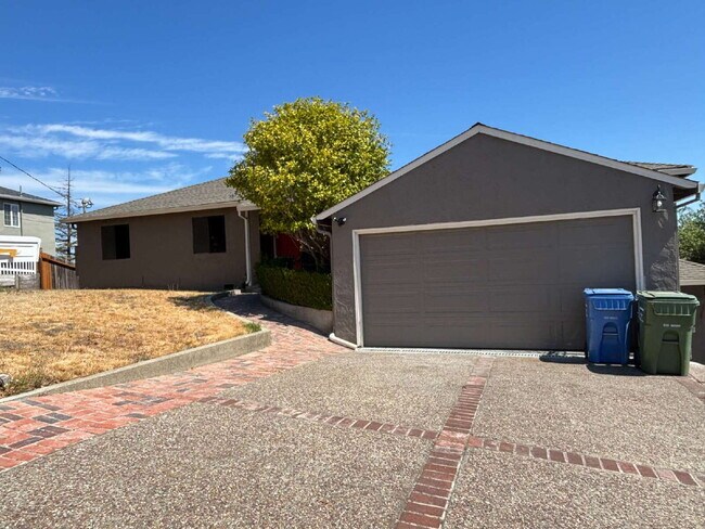 Building Photo - "Charming Lafayette Retreat: 3-Bedroom Hom... Rental