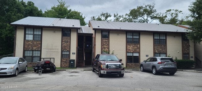 Building Photo - 1030 4th St Unit 3