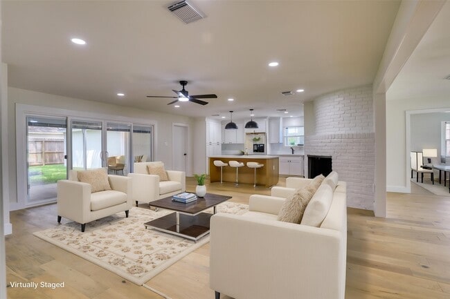 Building Photo - 2519 Parana Dr