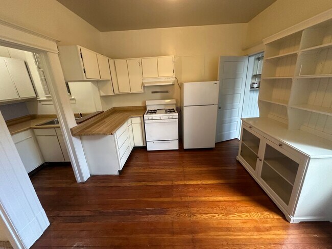 Photo - 2728-2730-2730 Sutter St Unidad 2728