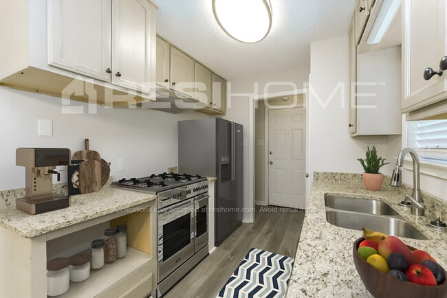 5339 Kemper Pl