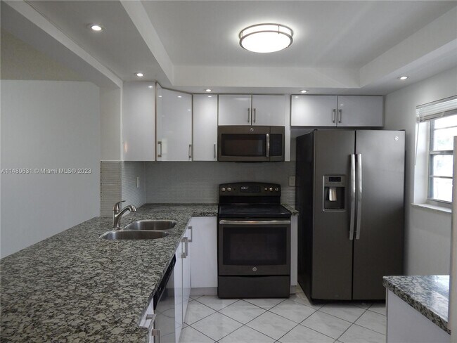 Photo - 4000 NE 170th St Unit 205