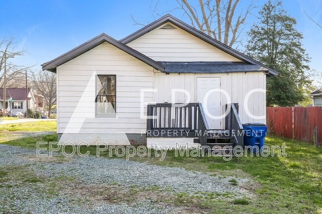 Photo - 810 Oakley St House