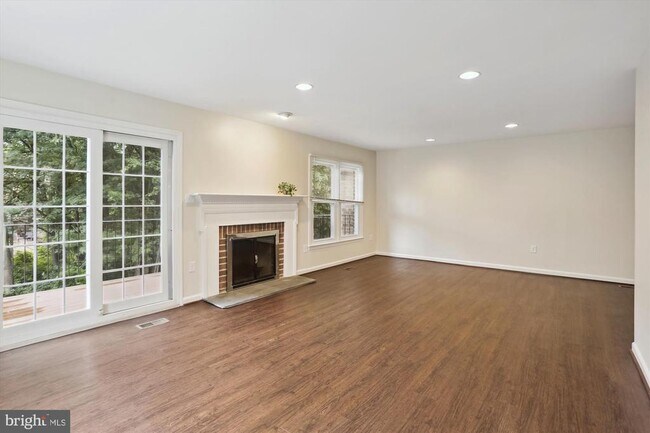 7561 Heatherton Ln