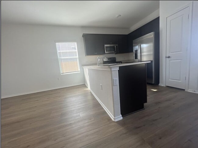 13721 Menard Wy