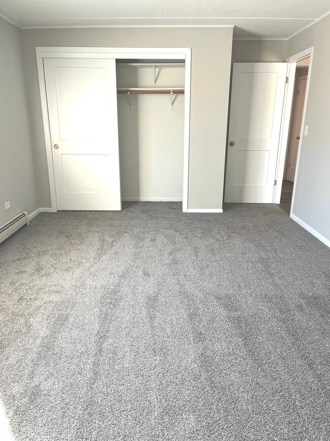 Photo - 15 E Maple St Unidad AD