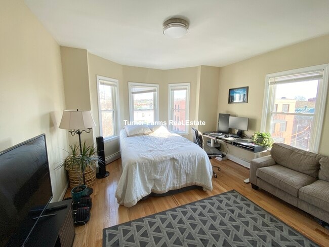 Building Photo - 6 Bickford Ave Unit 3