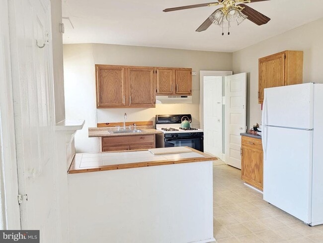 Building Photo - 117 N Main St Unit 3