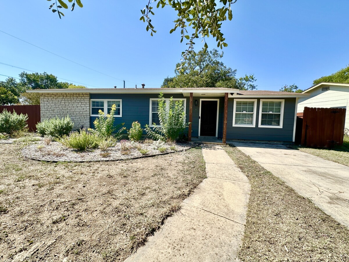 Photo - 2902 Shady Springs Dr