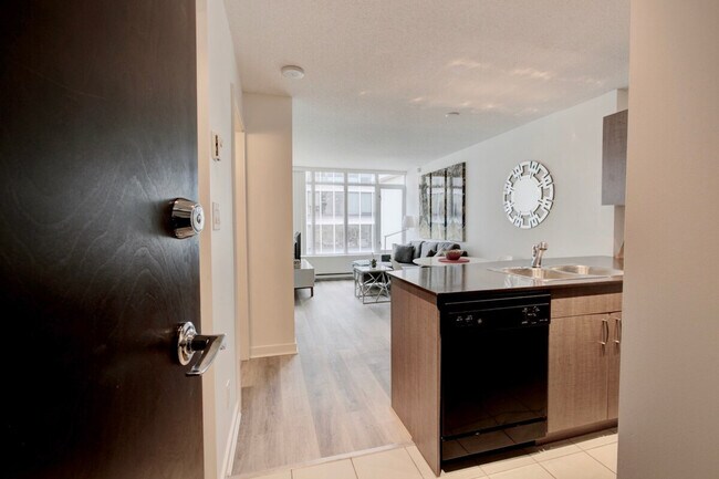 Photo - 610 Granville St Unit ID1345534P