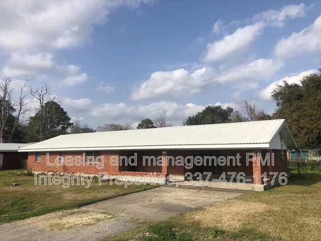 Building Photo - 2809 S Curtis Dr Rental