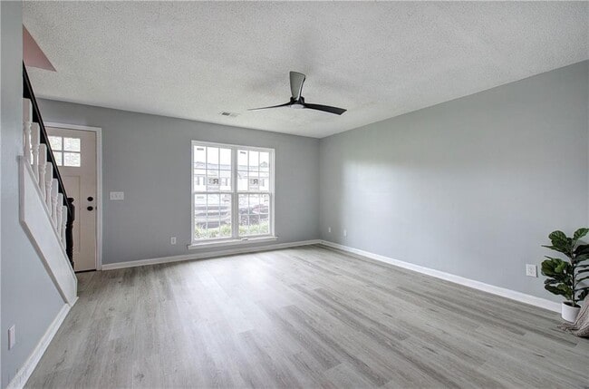 Photo - 128 Evergreen Trail SE