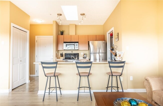 Photo - 2747 Jacklin Rd