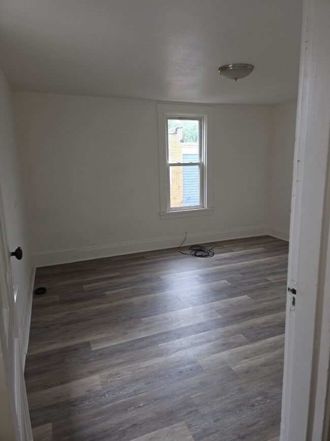Photo - Large 4 Bedroom 2 Bath in Mt. Washington