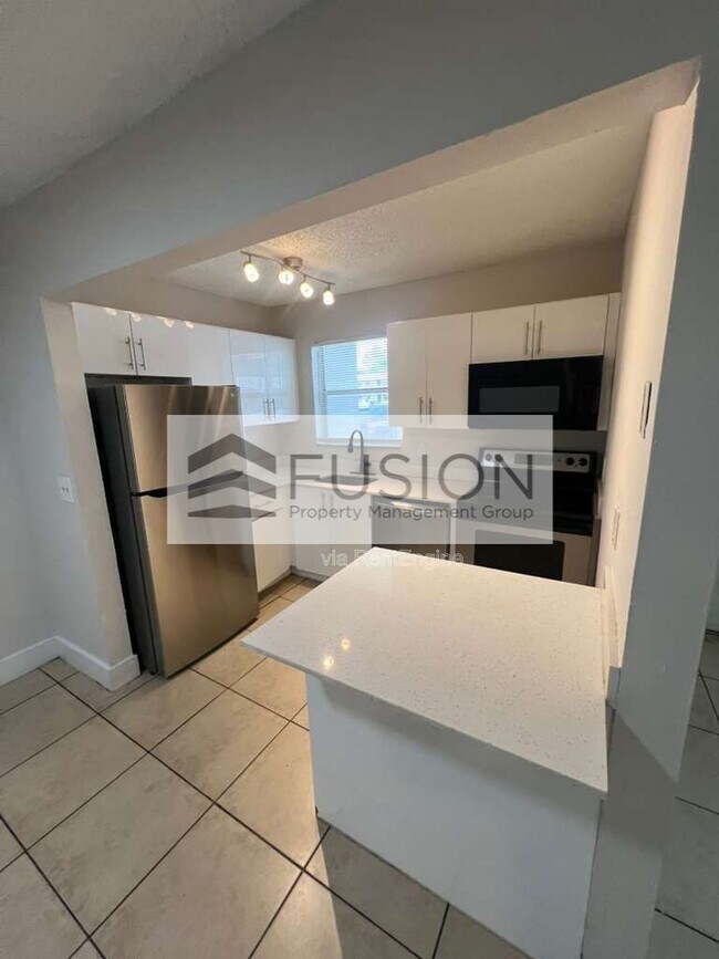 Photo - 400 NW 65th Ave Unidad Apt 111