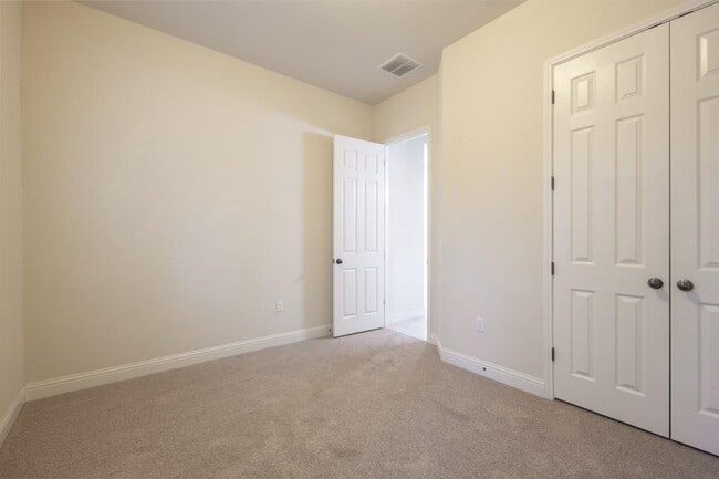 Photo - 14928 Iveans Way