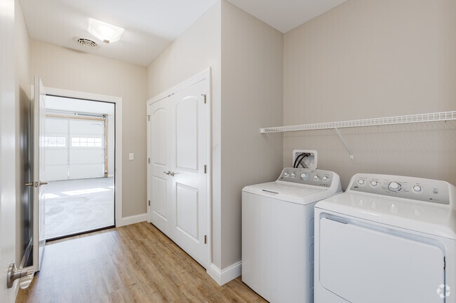 2BR, 2BA - 1,350SF - In-Unit Laundry - Shannon Mills