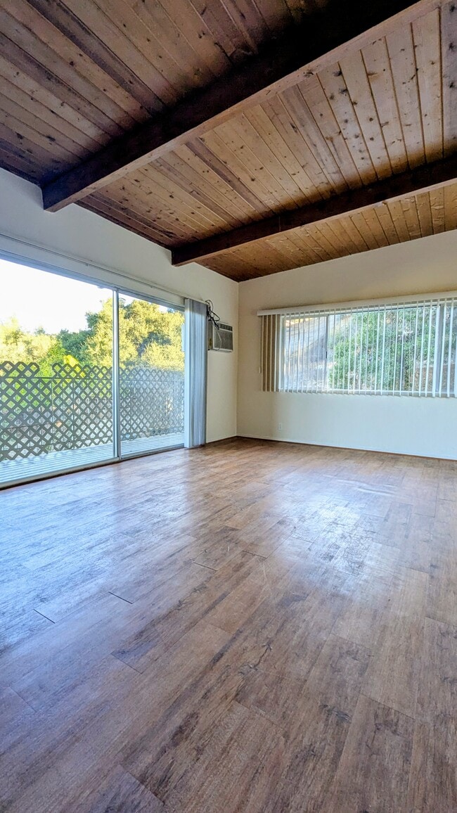 #304 Living Rm 2 - Mountain Shadow Apartments