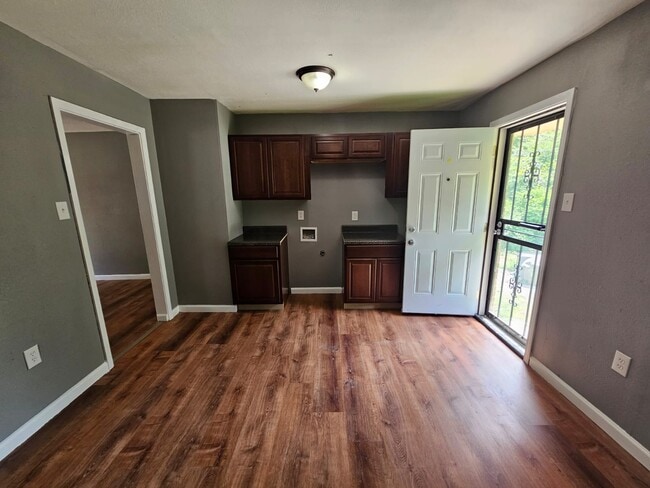 Photo - 1325 Bruce St