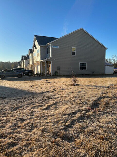 Photo - Beautiful 3 bedroom townhome with backyard space in Pendleton