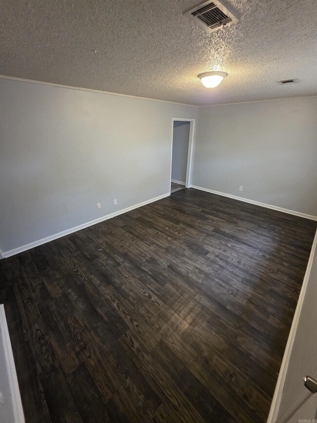 Photo - 9110 Woodford Dr