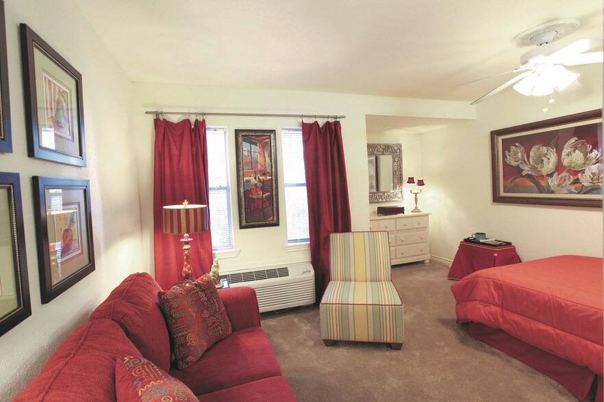 Chateau Napoleon Apartments For Rent in Metairie, LA