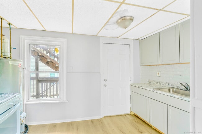 Photo - 67 Burton St Apartamento Unidad 2