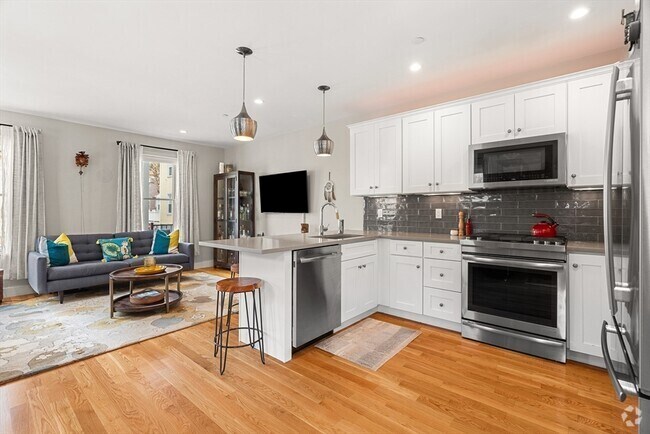 Building Photo - 178 Thornton St Unit 1 Rental