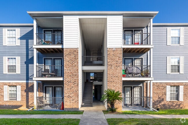 Entrada - The Sound at Saint Martin