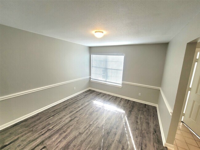 Photo - 5920 Arncliffe Dr