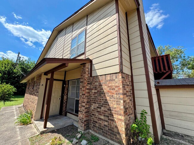 Photo - 3002 Chaucer Dr Unidad Apt A