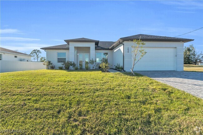 Building Photo - 1034 Chiquita Blvd N Rental