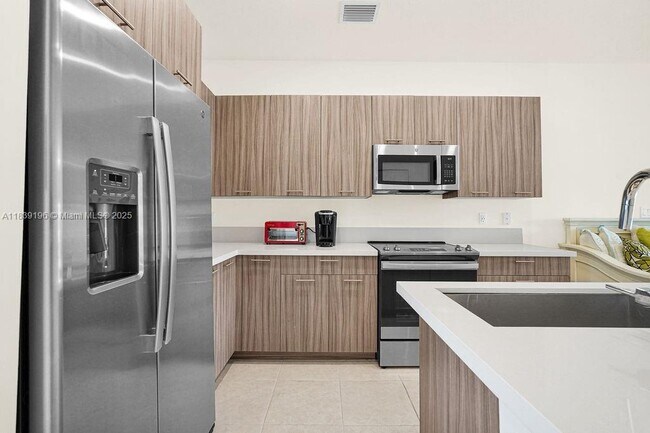Photo - 8301 NW 41st St Unit B-303