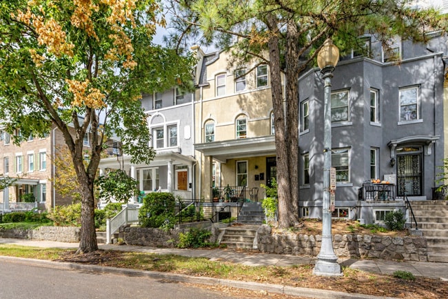 Photo - 727 Quebec Place NW Unit A