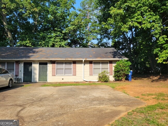Building Photo - 12 Candlewood Terrace NE Unit 2