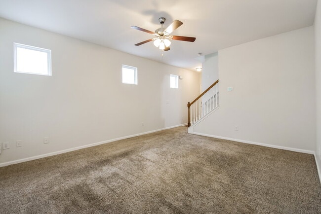 Photo - 464 Lobdale Falls Dr