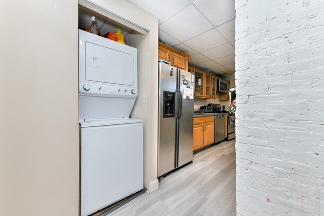 Photo - 748 E 3rd St Unidad A