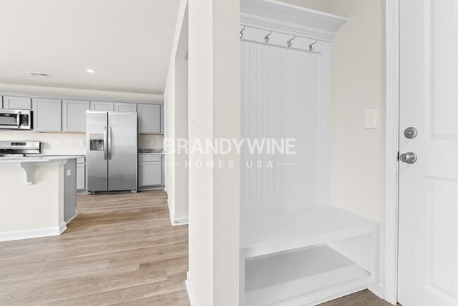 Photo - 979 Hayston Wy