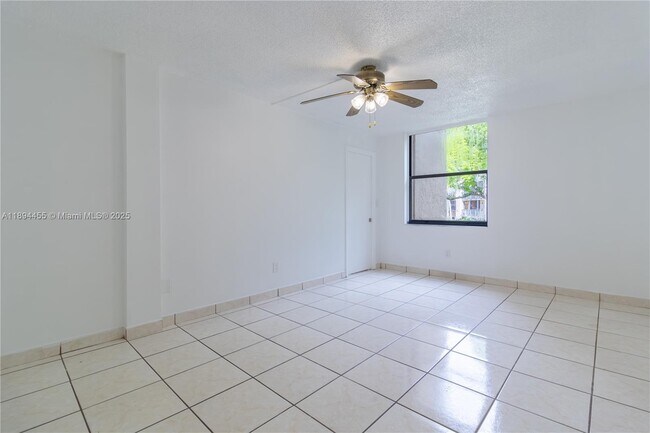 Photo - 14611 N Kendall Dr Unit 208L