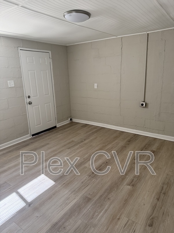 Photo - 2879 Grant Rd