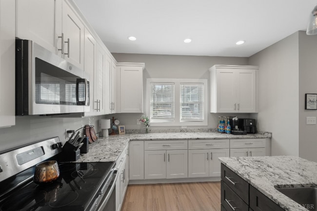 Photo - 32 English Commons Dr