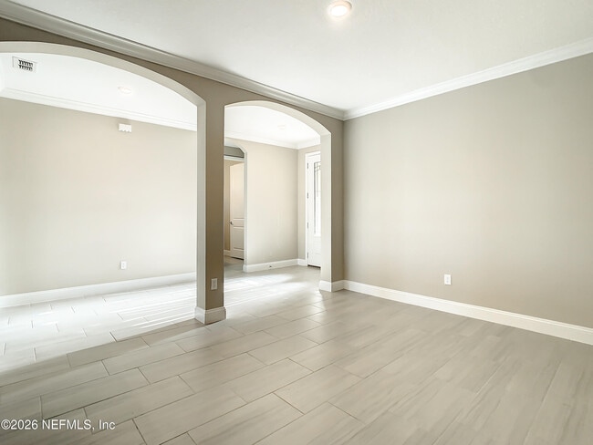 Photo - 380 Brybar Dr