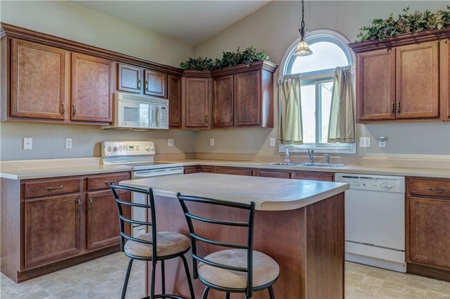 Photo - 310 Royallsprings Pkwy