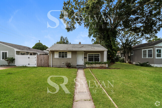 Building Photo - Adorable updated 3BR Home