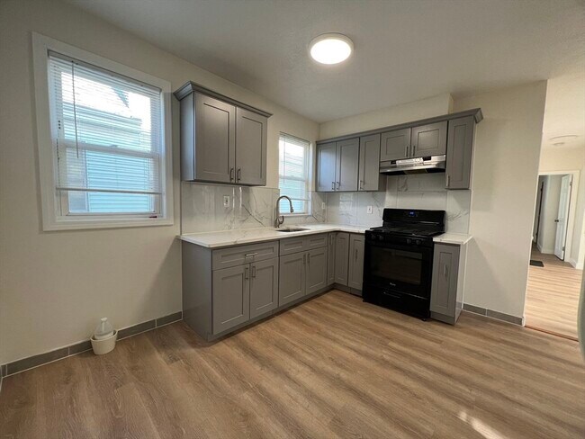 Photo - 539 Washington St