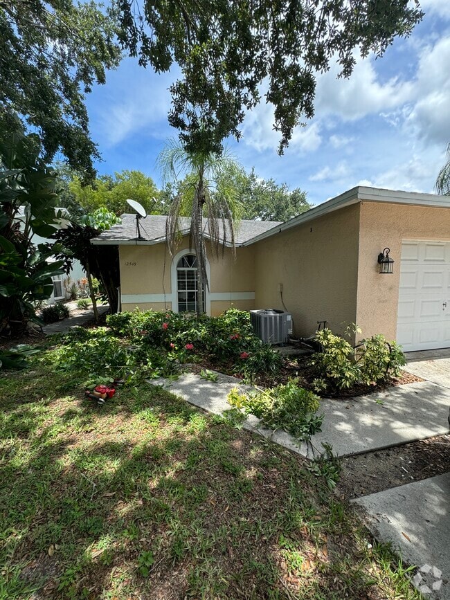 Building Photo - 12243 Londonderry Ln Rental